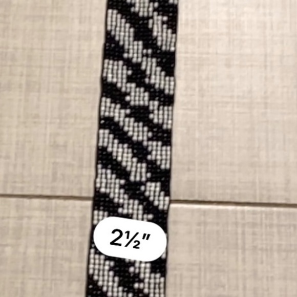 Black and white stretchy belt - Picture 5 of 10